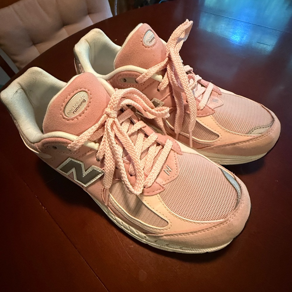 NWOT New Balance Pink and White Women's Running Sneakers - Picture 13 of 16